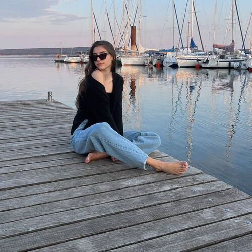 Round neck cashmere cardigan