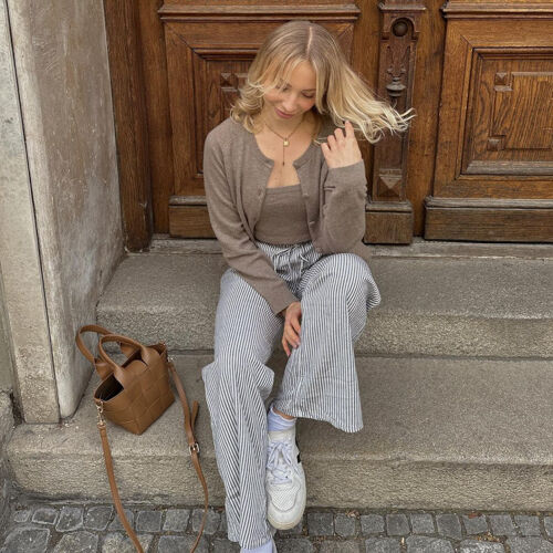 Bio-Kaschmir-Strickjacke mit Rundhalsausschnitt