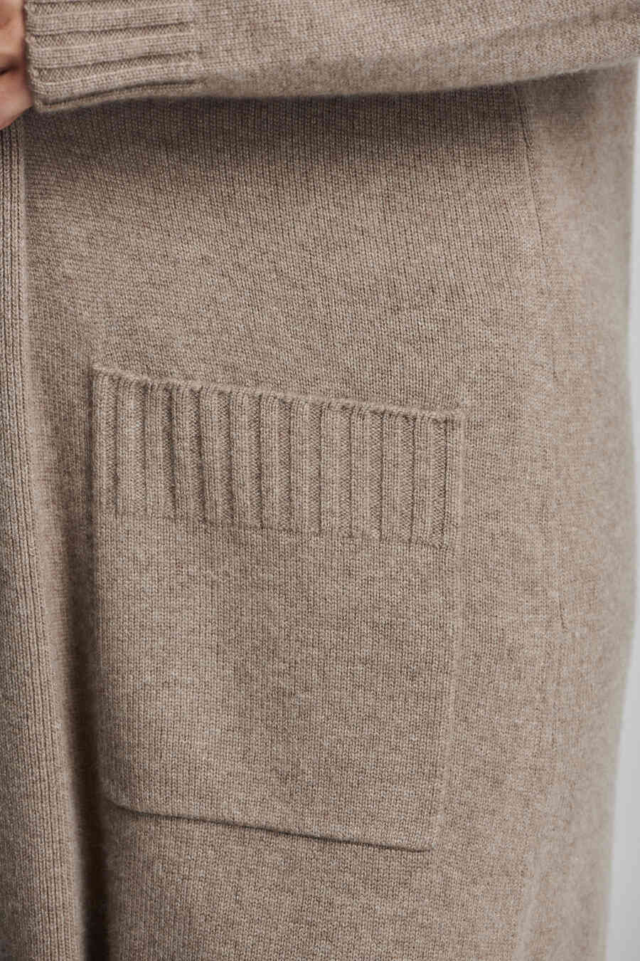 Organic cashmere cardigan with ribbed shawl collar image number 10