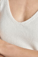 Organic cashmere V-neck top image number 7