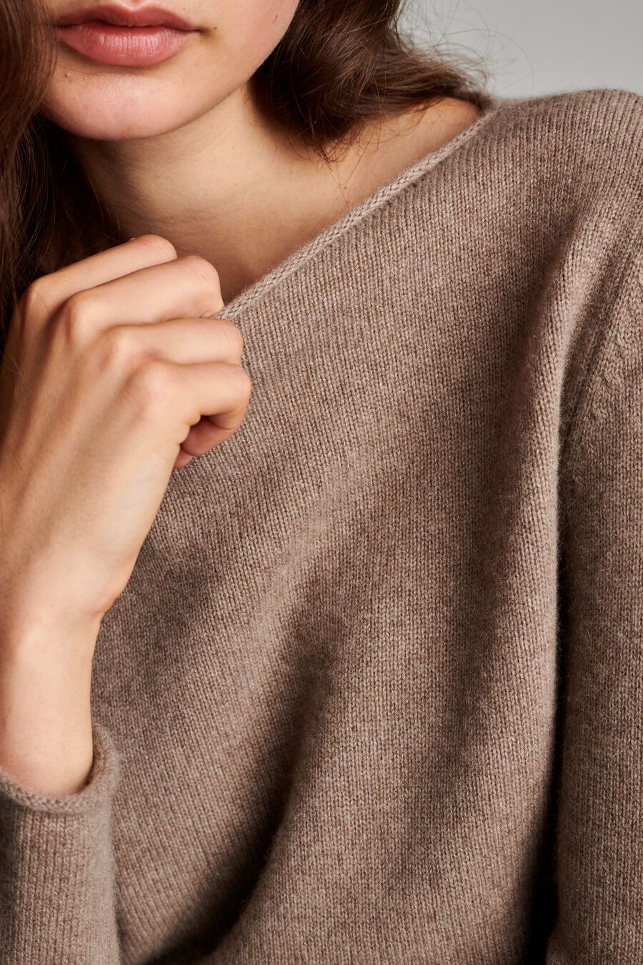 Basic trui van biologisch cashmere image number 3