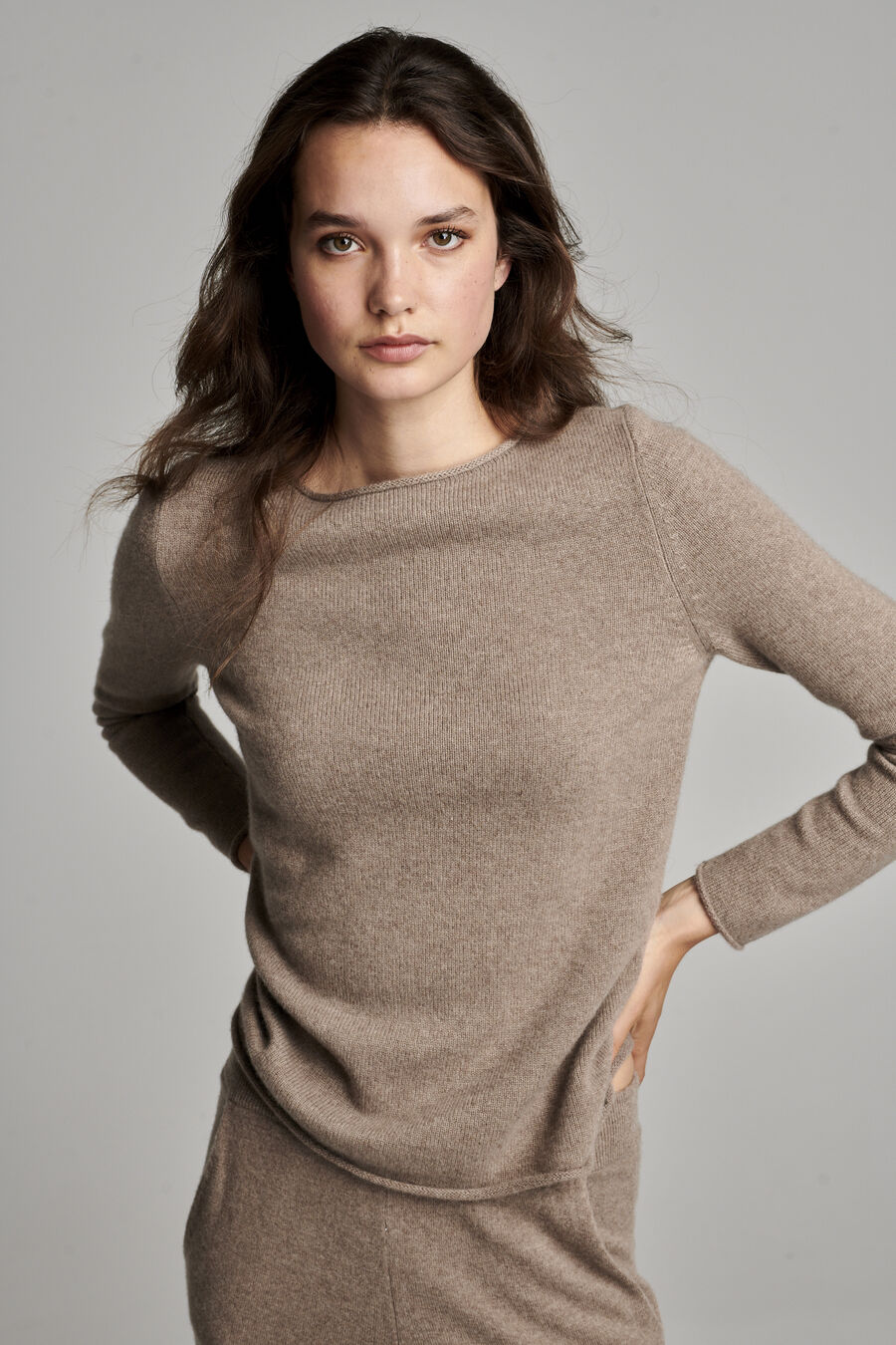 Pull basique en cachemire biologique image number 8