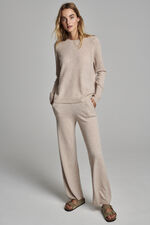 Round neck cashmere sweater image number 0