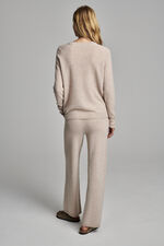 Round neck cashmere sweater image number 2