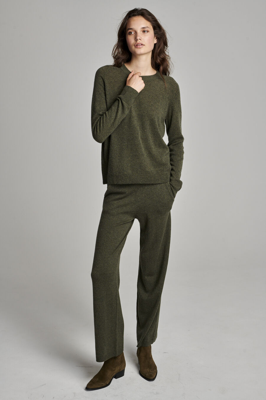 Cashmere trui met ronde hals image number 1