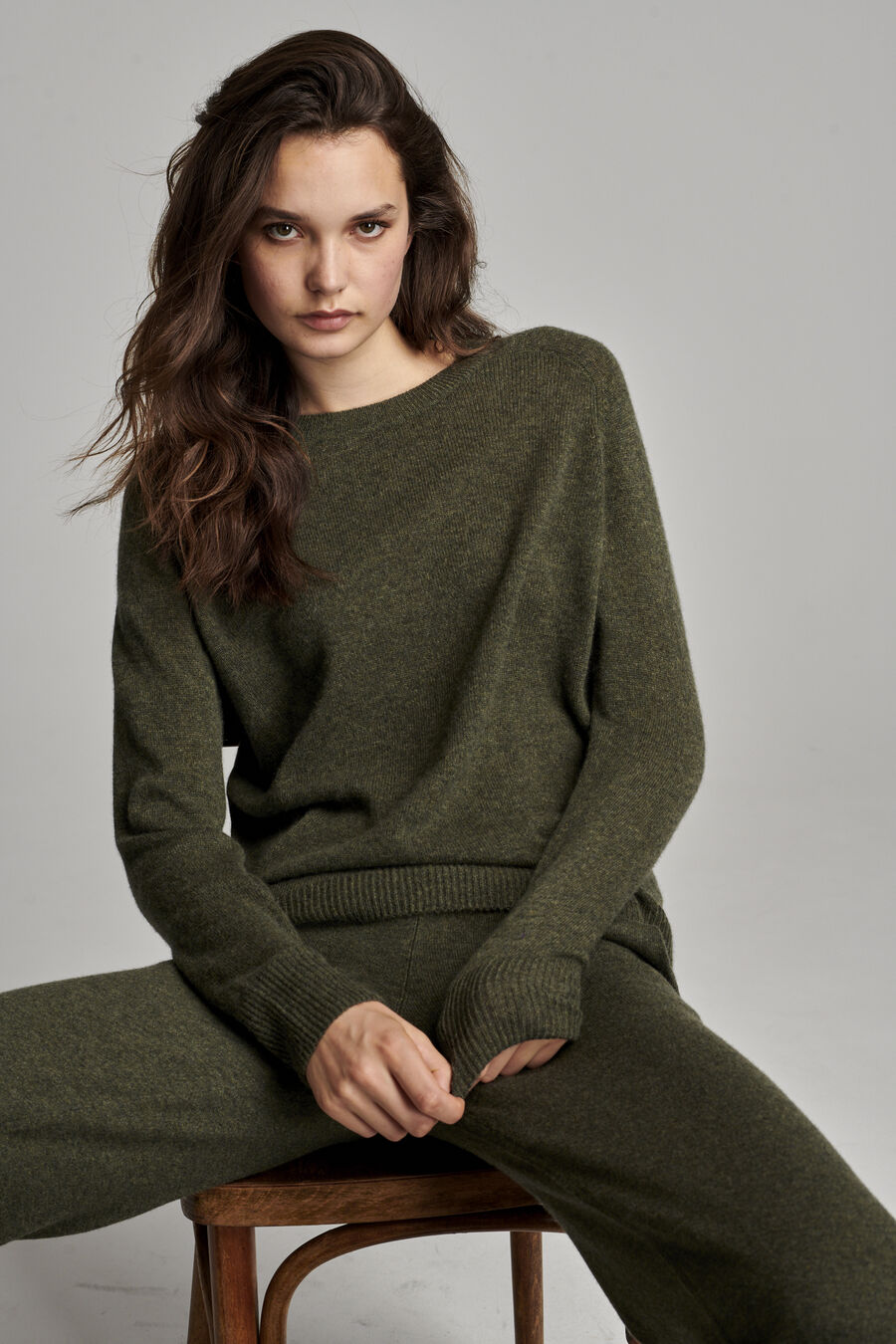 Cashmere trui met ronde hals image number 4