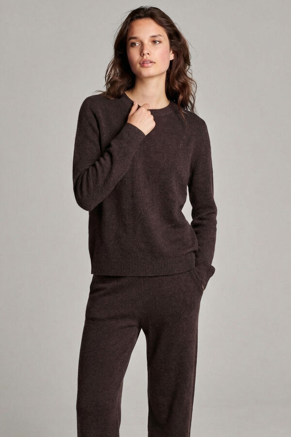 Round neck cashmere sweater