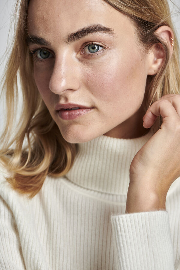 Fijngebreide geribde coltrui van biologisch cashmere image number 2