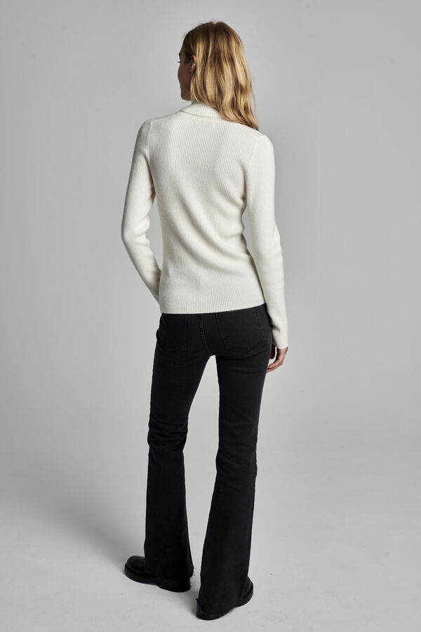 Fijngebreide geribde coltrui van biologisch cashmere image number 6