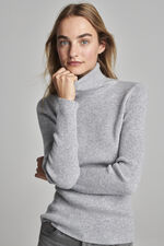 Organic cashmere turtleneck sweater image number 2