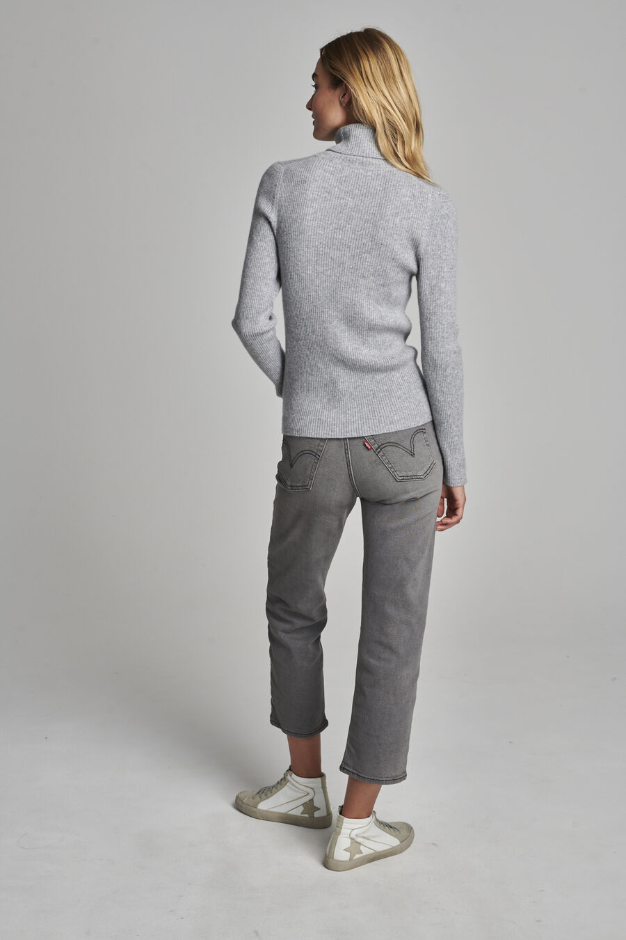 Fijngebreide geribde coltrui van biologisch cashmere image number 4