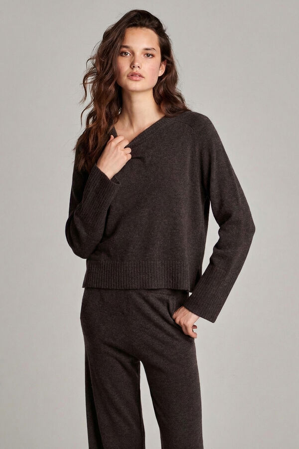 Leichter Kaschmirpullover mit Rundhalsausschnitt image number 8