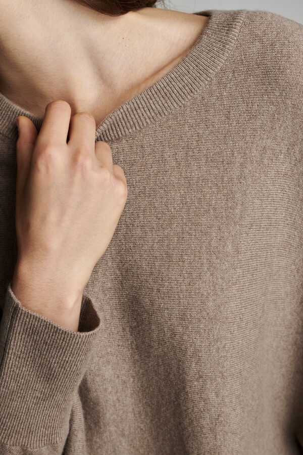 Cashmere trui met vleermuismouwen image number 3