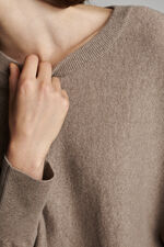 Batwing cashmere sweater image number 3