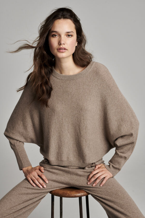 Cashmere trui met vleermuismouwen image number 4