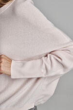 Batwing cashmere sweater image number 5