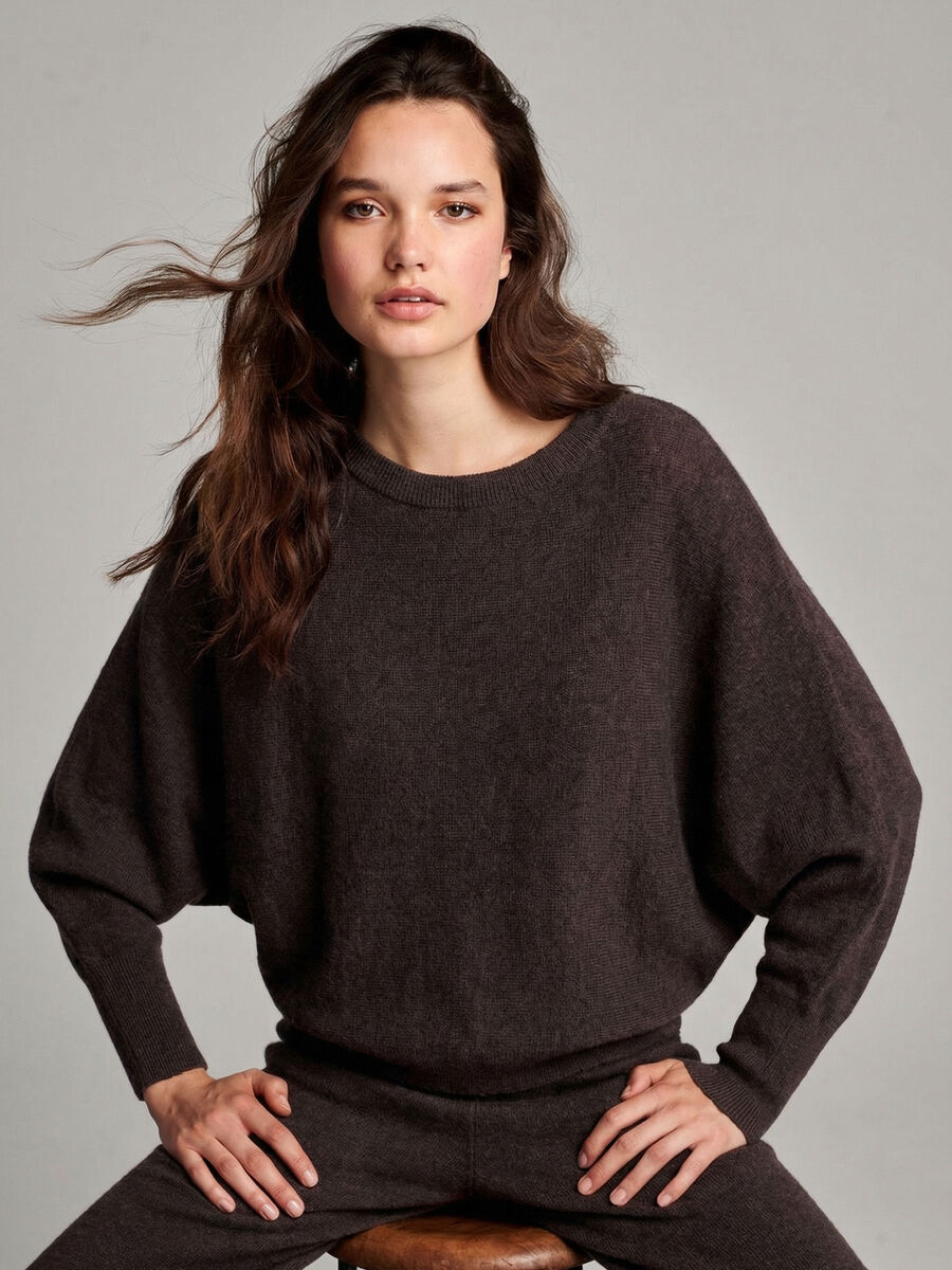 Batwing cashmere sweater image number 2