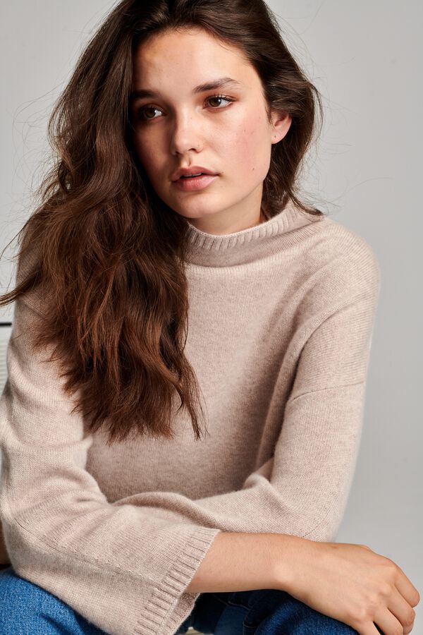 Organic cashmere sweater with stand collar
