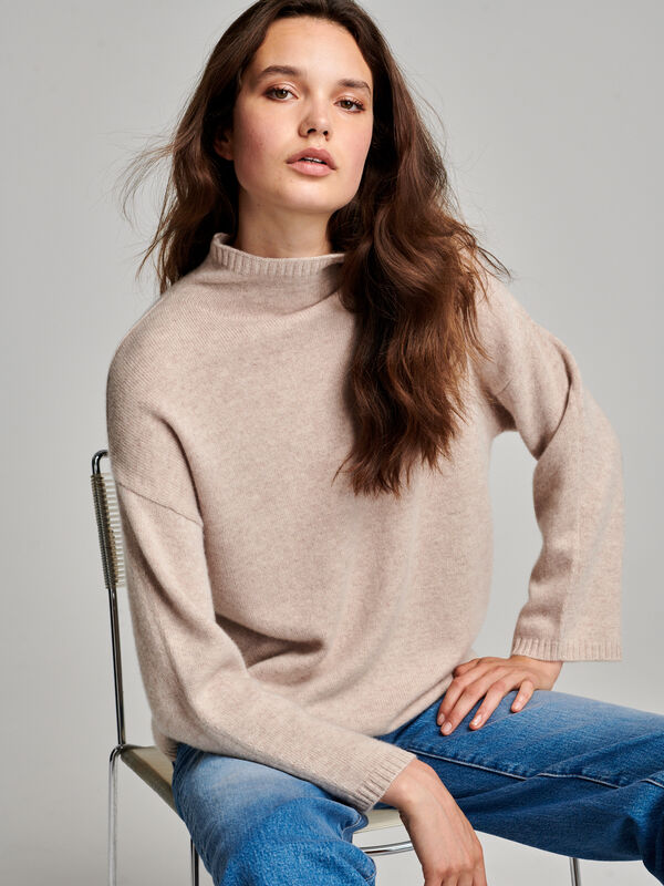 Organic cashmere sweater with stand collar