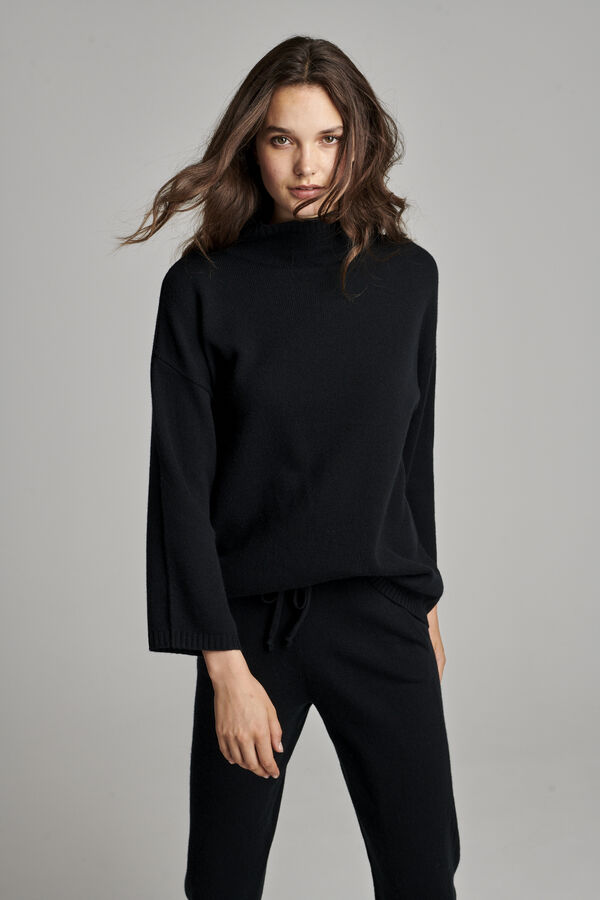 Organic cashmere sweater with stand collar