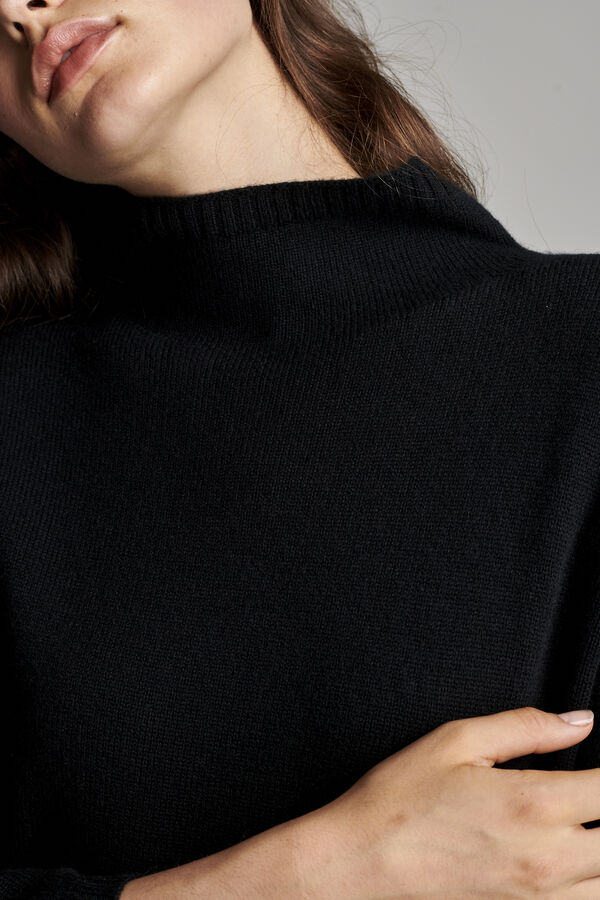 Organic cashmere sweater with stand collar image number 5
