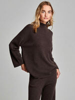 Organic cashmere sweater with stand collar image number 4
