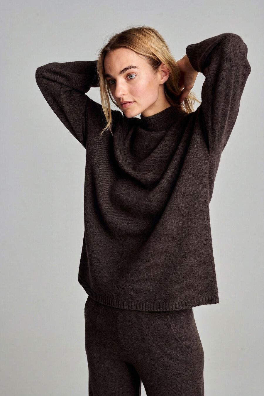 Cashmere trui met opstaande kraag image number 6