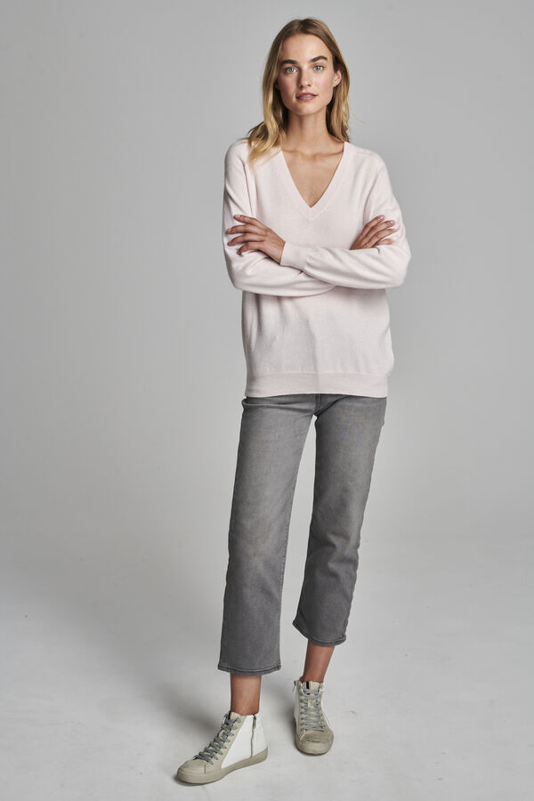 V-neck cashmere sweater image number 4