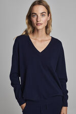 V-neck cashmere sweater image number 7
