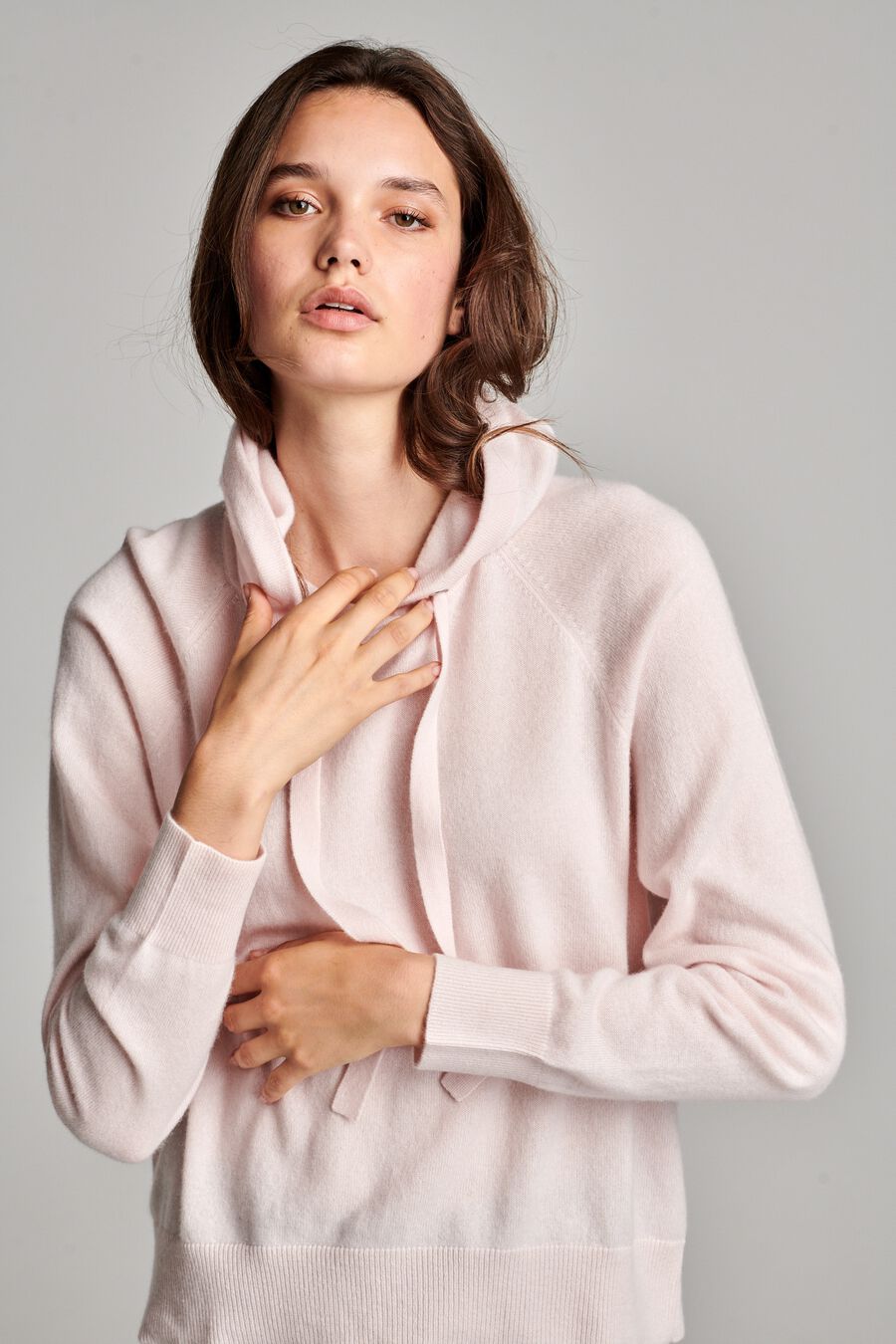 Hoodie made of organic cashmere image number 3