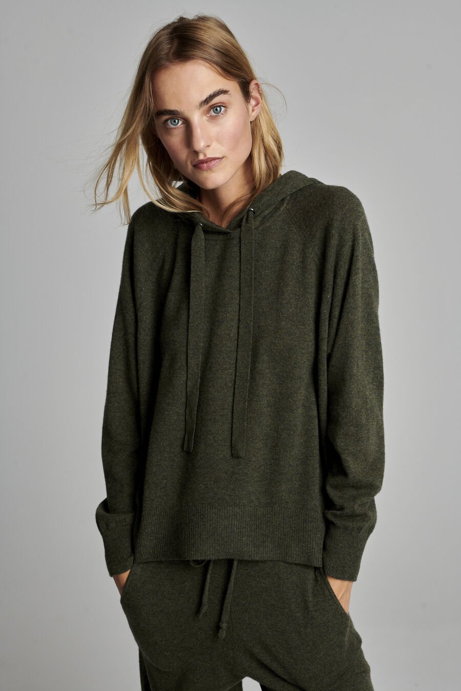 Gebreide hoodie van biologisch cashmere image number 2