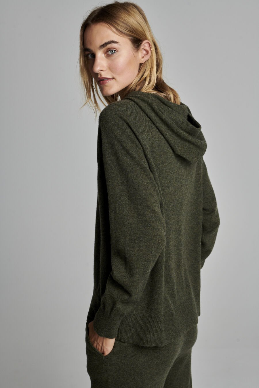 Gebreide hoodie van biologisch cashmere image number 3