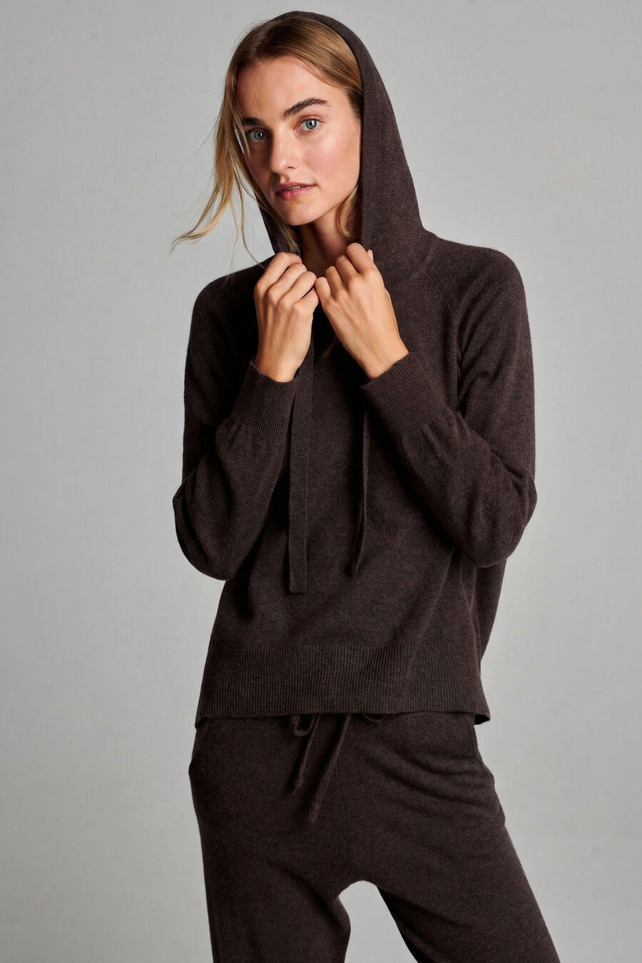 Kapuzenpulli aus Bio-Kaschmir image number 2