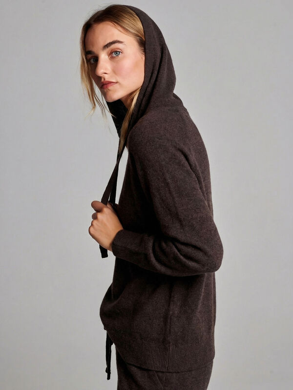 Hoodie made of organic cashmere image number 3