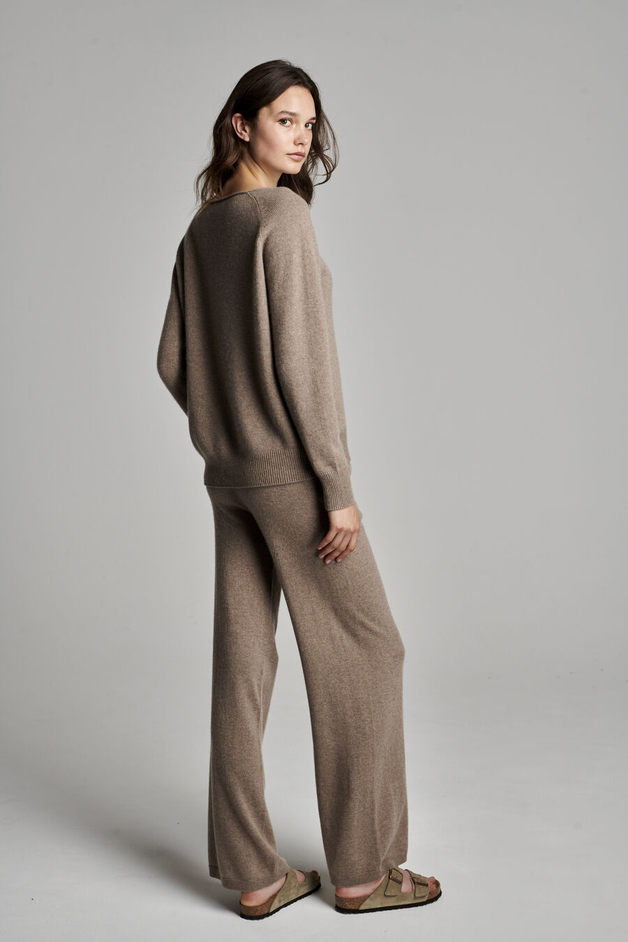 Cashmere trui met boothals en rolzoom image number 4