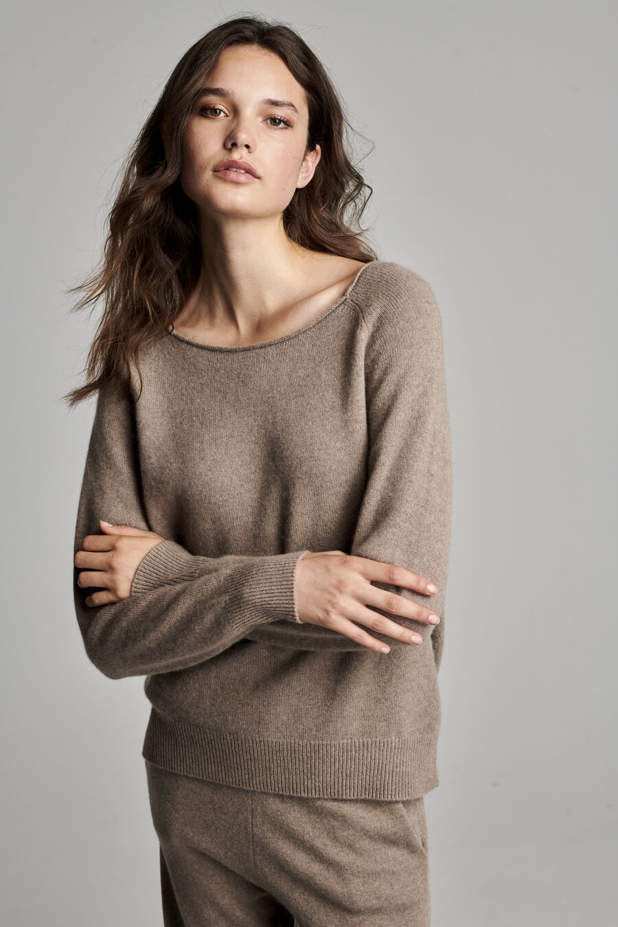 Cashmere trui met boothals en rolzoom image number 8