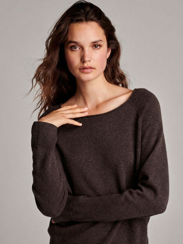 Regular fit cashmere sweater