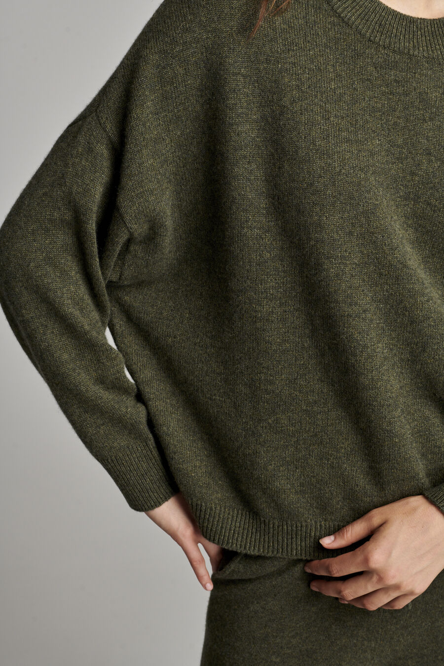 Pull oversize en cachemire biologique image number 4