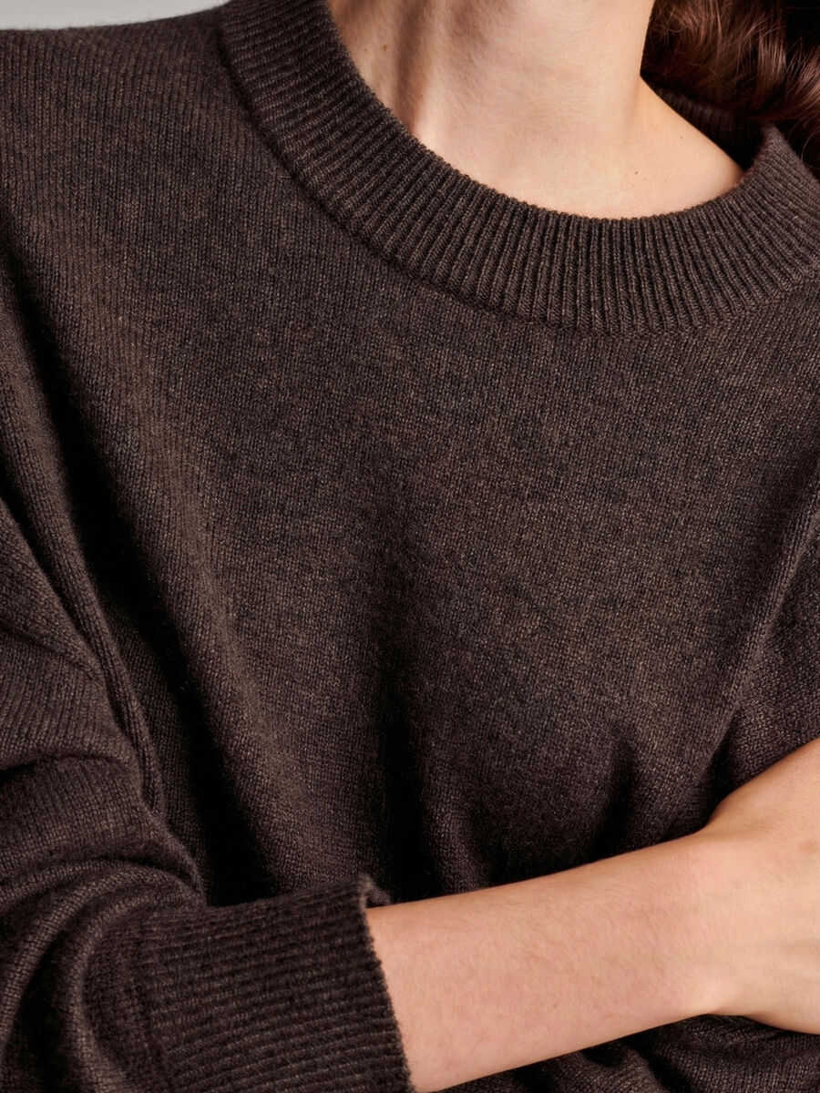 Oversized organic cashmere sweater image number 2