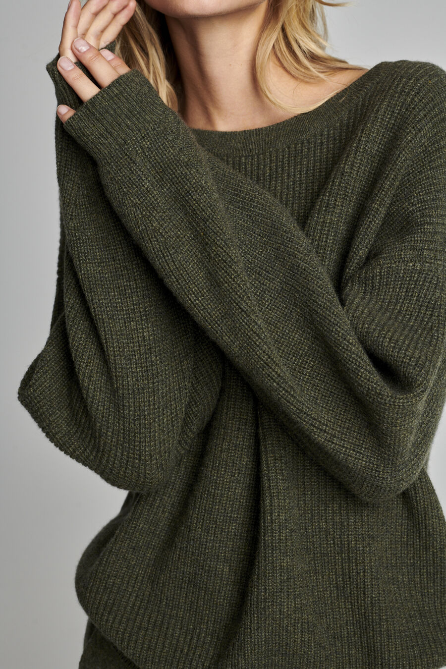 Grof gebreide cashmere trui image number 2