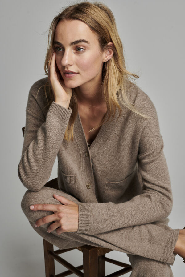 Loose fit cashmere cardigan image number 2