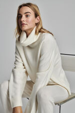 Oversized cashmere sweater with high collar image number 2