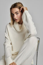 Oversized cashmere sweater with high collar image number 4
