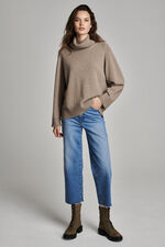 Oversized cashmere trui met hoge kraag image number 2