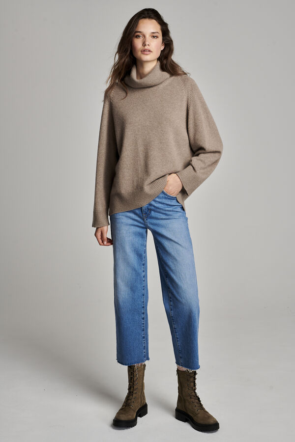 Oversized cashmere trui met hoge kraag image number 2