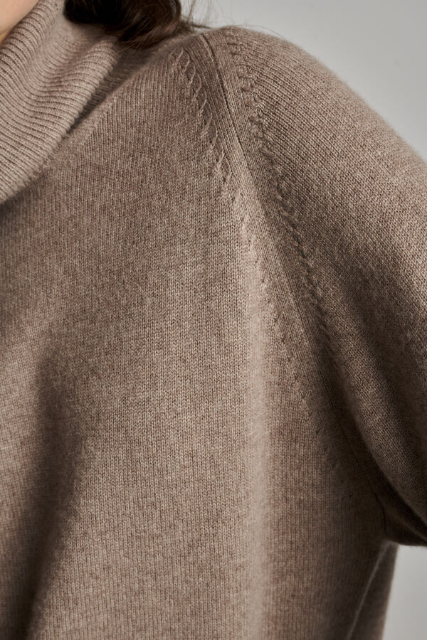 Oversized cashmere trui met hoge kraag image number 5