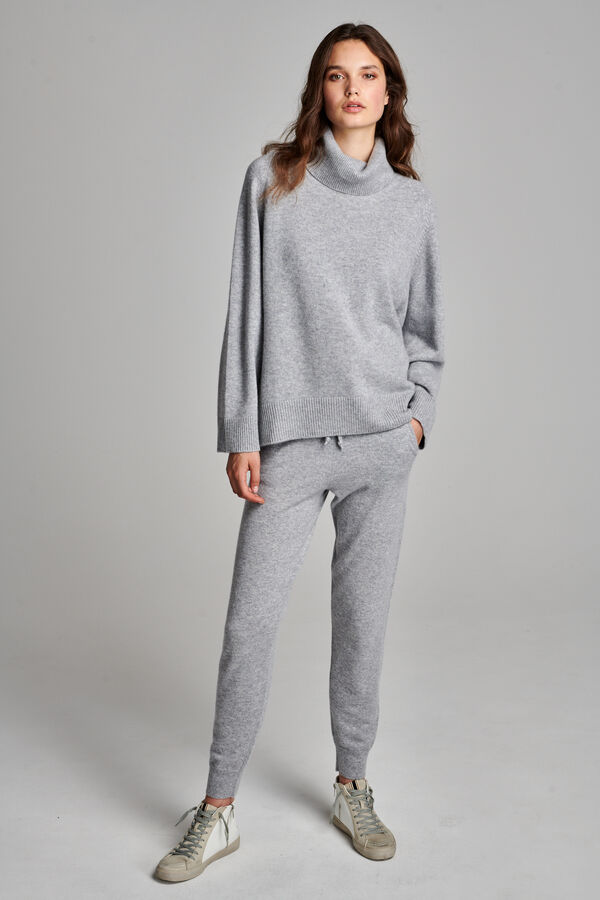 Oversized cashmere sweater with high collar image number 6