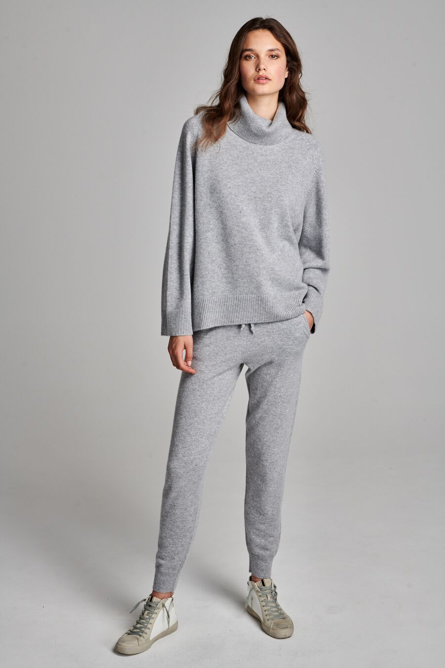 Oversized cashmere sweater with high collar image number 6
