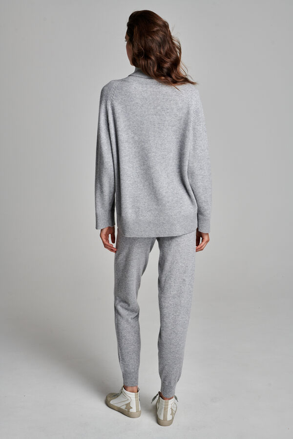 Oversized cashmere sweater with high collar image number 7