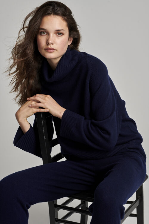 Oversized cashmere trui met hoge kraag